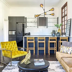 Secure & Central: With Views Of Table Mountain Cape Town